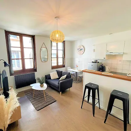 à 150 M De La Cathédrale Apartamento