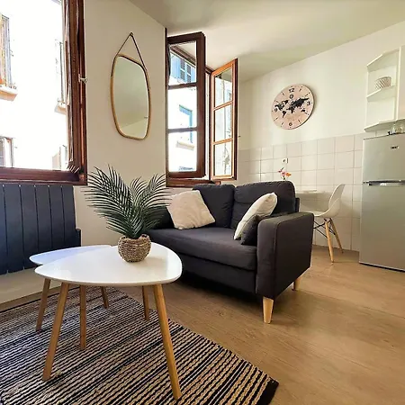 A 150 M De La Cathedrale *